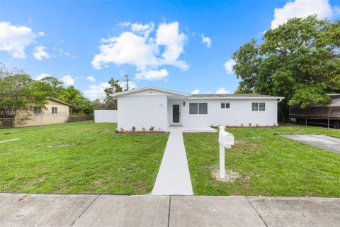 Casa en venta en Miami, Florida, 4 dormitorios, 118.91 m2 № 2003567 - foto 22