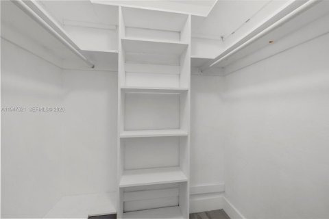 Casa en venta en Miami, Florida, 4 dormitorios, 118.91 m2 № 2003567 - foto 13