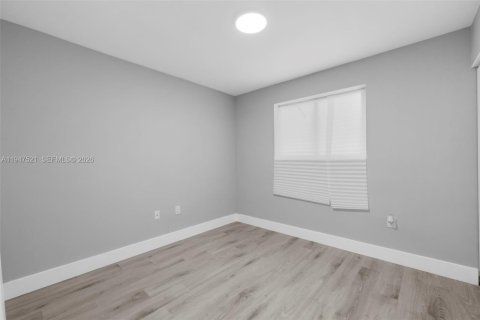 Casa en venta en Miami, Florida, 4 dormitorios, 118.91 m2 № 2003567 - foto 15