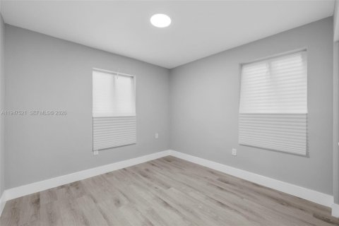 Casa en venta en Miami, Florida, 4 dormitorios, 118.91 m2 № 2003567 - foto 17