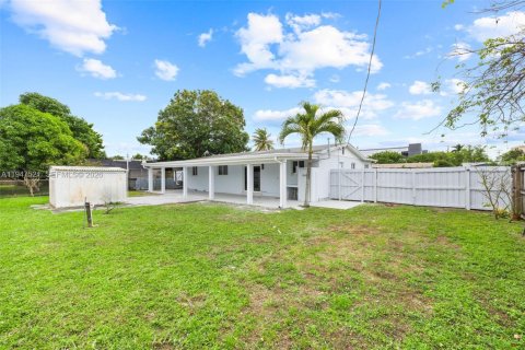 Casa en venta en Miami, Florida, 4 dormitorios, 118.91 m2 № 2003567 - foto 25