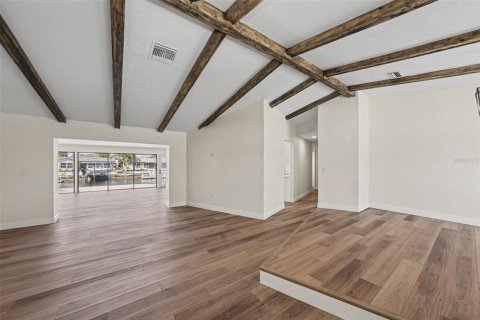 Casa en venta en New Port Richey, Florida, 3 dormitorios, 257.9 m2 № 2203260 - foto 17