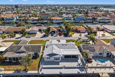 Casa en venta en New Port Richey, Florida, 3 dormitorios, 257.9 m2 № 2203260 - foto 11