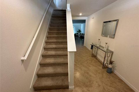 House in Eagle Lake, Florida 5 bedrooms, 234.3 sq.m. № 1659202 - photo 2