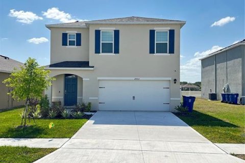 House in Eagle Lake, Florida 5 bedrooms, 234.3 sq.m. № 1659202 - photo 1