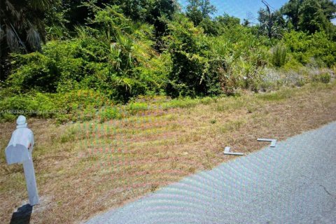 Commercial property in Port Charlotte, Florida № 1889766 - photo 3