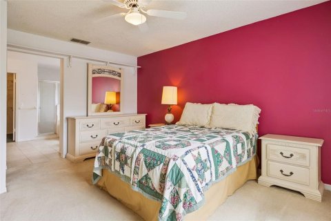 House in Clermont, Florida 3 bedrooms, 153.66 sq.m. № 2408606 - photo 11