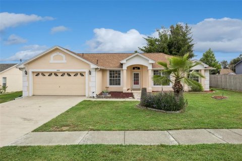 House in Clermont, Florida 3 bedrooms, 153.66 sq.m. № 2408606