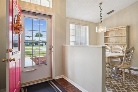 House in Clermont, Florida 3 bedrooms, 153.66 sq.m. № 2408606 - photo 7