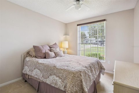 House in Clermont, Florida 3 bedrooms, 153.66 sq.m. № 2408606 - photo 15