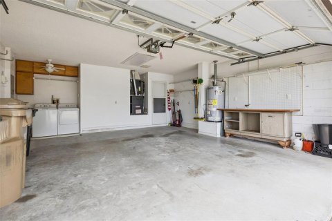 House in Clermont, Florida 3 bedrooms, 153.66 sq.m. № 2408606 - photo 24