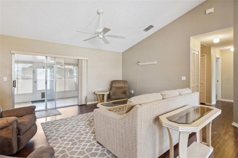 House in Clermont, Florida 3 bedrooms, 153.66 sq.m. № 2408606 - photo 3