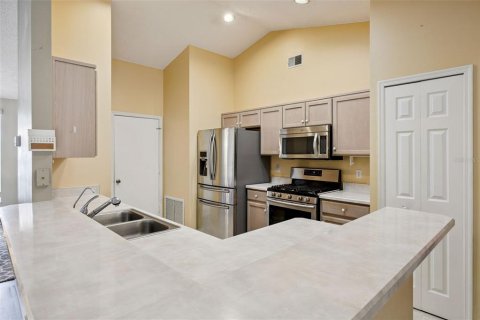 House in Clermont, Florida 3 bedrooms, 153.66 sq.m. № 2408606 - photo 9