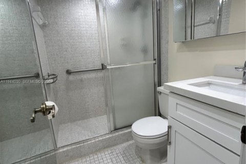 Copropriété à louer à Hollywood, Floride: 2 chambres, 94.3 m2 № 2000859 - photo 17