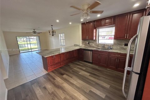 Copropriété à louer à Hollywood, Floride: 2 chambres, 94.3 m2 № 2000859 - photo 6