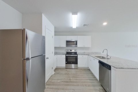 Villa ou maison à louer à Lehigh Acres, Floride: 4 chambres, 134.62 m2 № 2429568 - photo 2