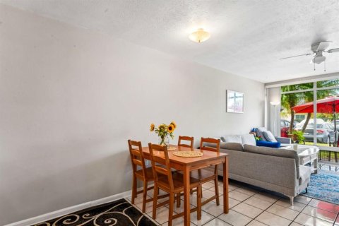 Condo in Holiday, Florida, 2 bedrooms № 2108267 - photo 13