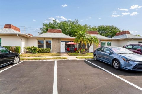 Condo in Holiday, Florida, 2 bedrooms № 2108267 - photo 30
