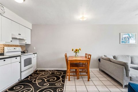 Condo in Holiday, Florida, 2 bedrooms № 2108267 - photo 14