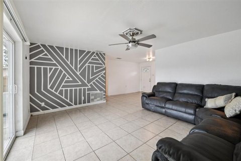 Villa ou maison à vendre à Daytona Beach, Floride: 3 chambres, 104.79 m2 № 2096539 - photo 5