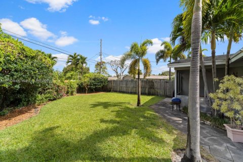 Снять в аренду квартиру в Форт-Лодердейл, Флорида 2 спальни, 188.41м2, № 1959392 - фото 17