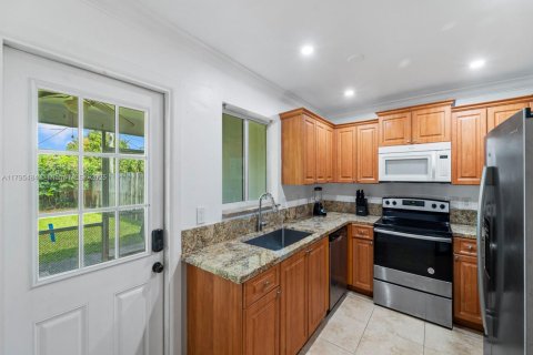 Снять в аренду квартиру в Форт-Лодердейл, Флорида 2 спальни, 188.41м2, № 1959392 - фото 16