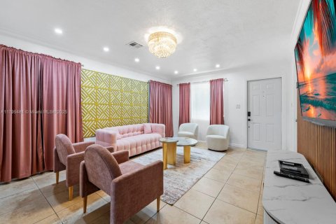 Снять в аренду квартиру в Форт-Лодердейл, Флорида 2 спальни, 188.41м2, № 1959392 - фото 13