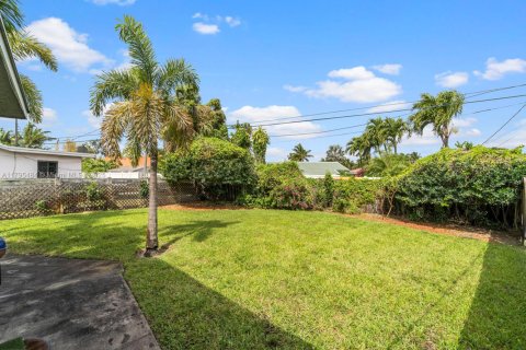 Снять в аренду квартиру в Форт-Лодердейл, Флорида 2 спальни, 188.41м2, № 1959392 - фото 18