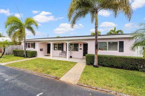 Снять в аренду квартиру в Форт-Лодердейл, Флорида 2 спальни, 188.41м2, № 1959392 - фото 2