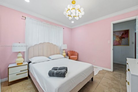 Снять в аренду квартиру в Форт-Лодердейл, Флорида 2 спальни, 188.41м2, № 1959392 - фото 10