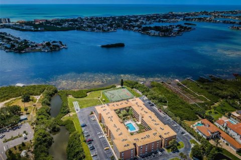 Condominio en venta en Largo, Florida, 2 dormitorios, 91.04 m2 № 1246064 - foto 1