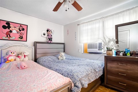 Immobilier commercial à vendre à Hollywood, Floride: 196.3 m2 № 1955959 - photo 15