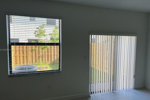 Townhouse in Homestead, Florida 3 bedrooms, 129.41 sq.m. № 1288997 - photo 5