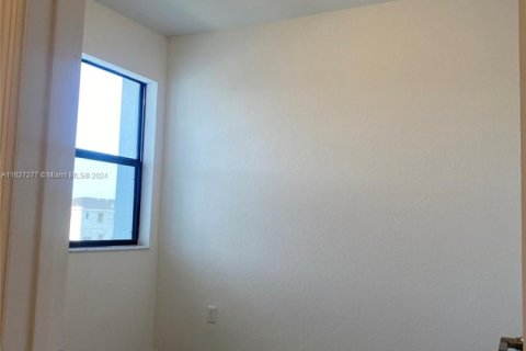 Townhouse in Homestead, Florida 3 bedrooms, 129.41 sq.m. № 1288997 - photo 9