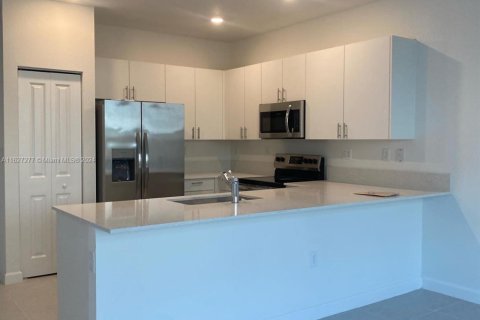 Townhouse in Homestead, Florida 3 bedrooms, 129.41 sq.m. № 1288997 - photo 4