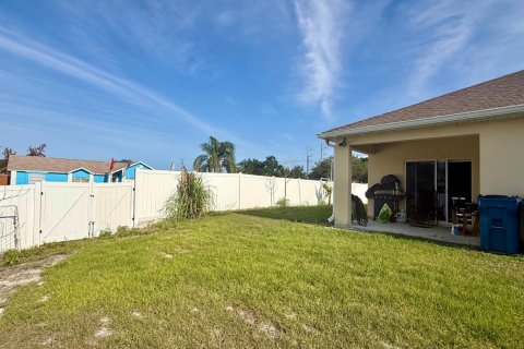 Casa en alquiler en Palm Bay, Florida, 4 dormitorios, 170.01 m2 № 2077718 - foto 23