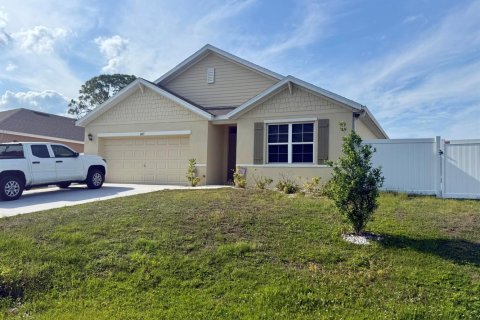 Casa en Palm Bay, Florida 4 dormitorios, 170.01 m2 № 2077718