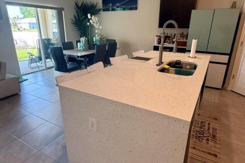 Casa en alquiler en Palm Bay, Florida, 4 dormitorios, 170.01 m2 № 2077718 - foto 6
