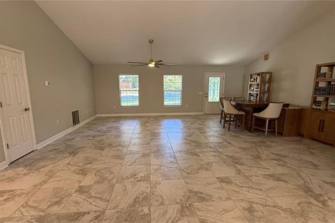 House in Ocala, Florida 3 bedrooms, 168.9 sq.m. № 2399292 - photo 3