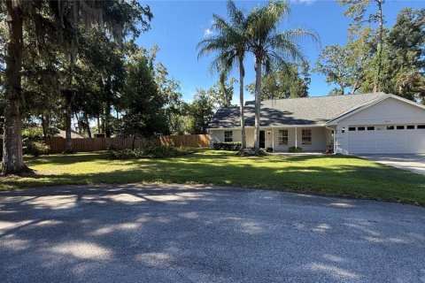 House in Ocala, Florida 3 bedrooms, 168.9 sq.m. № 2399292