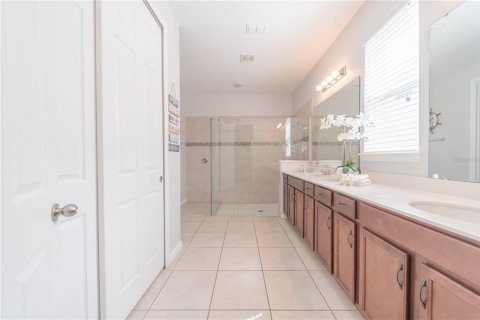 House in SOLARA RESORT in Kissimmee, Florida 5 bedrooms, 325.72 sq.m. № 1907790 - photo 15