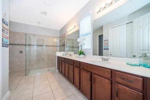 House in SOLARA RESORT in Kissimmee, Florida 5 bedrooms, 325.72 sq.m. № 1907790 - photo 17