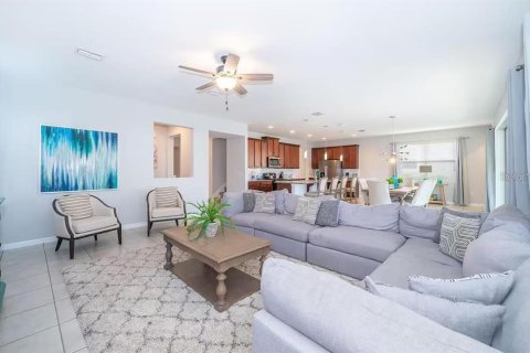 House in SOLARA RESORT in Kissimmee, Florida 5 bedrooms, 325.72 sq.m. № 1907790 - photo 10