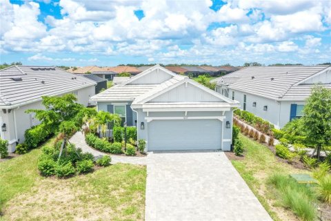 House in Bradenton, Florida 3 bedrooms, 178.93 sq.m. № 2280656