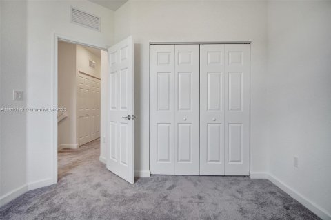 Townhouse in Pembroke Pines, Florida 3 bedrooms, 136.38 sq.m. № 1818478 - photo 24