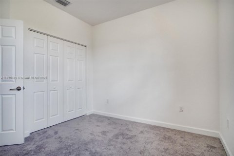 Townhouse in Pembroke Pines, Florida 3 bedrooms, 136.38 sq.m. № 1818478 - photo 25