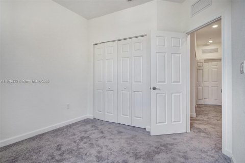 Townhouse in Pembroke Pines, Florida 3 bedrooms, 136.38 sq.m. № 1818478 - photo 23