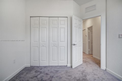 Townhouse in Pembroke Pines, Florida 3 bedrooms, 136.38 sq.m. № 1818478 - photo 26