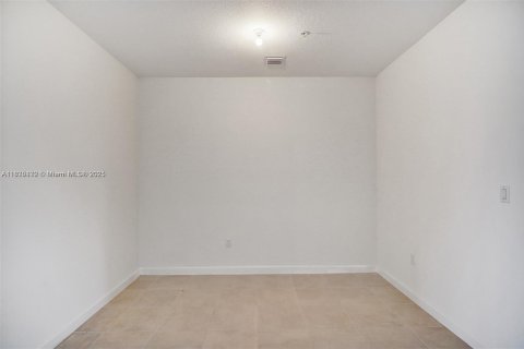 Townhouse in Pembroke Pines, Florida 3 bedrooms, 136.38 sq.m. № 1818478 - photo 4