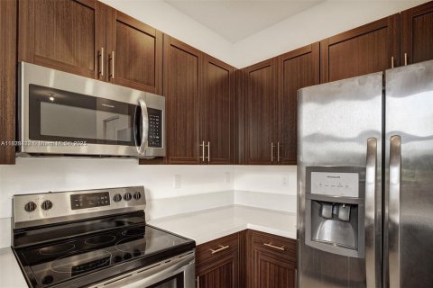 Townhouse in Pembroke Pines, Florida 3 bedrooms, 136.38 sq.m. № 1818478 - photo 16